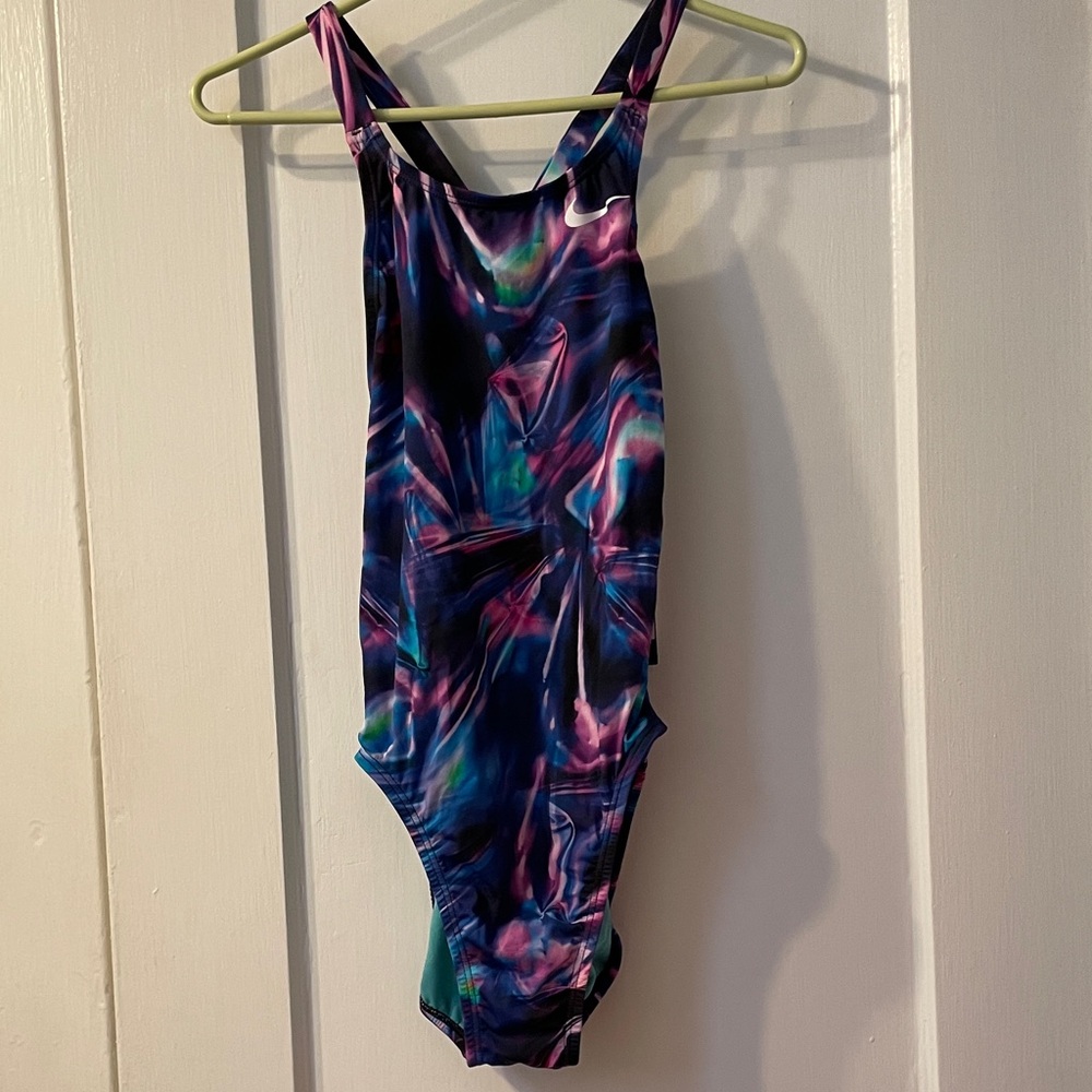 Nike Hydrastrong Fastback NWT Swimsuit- Size 36